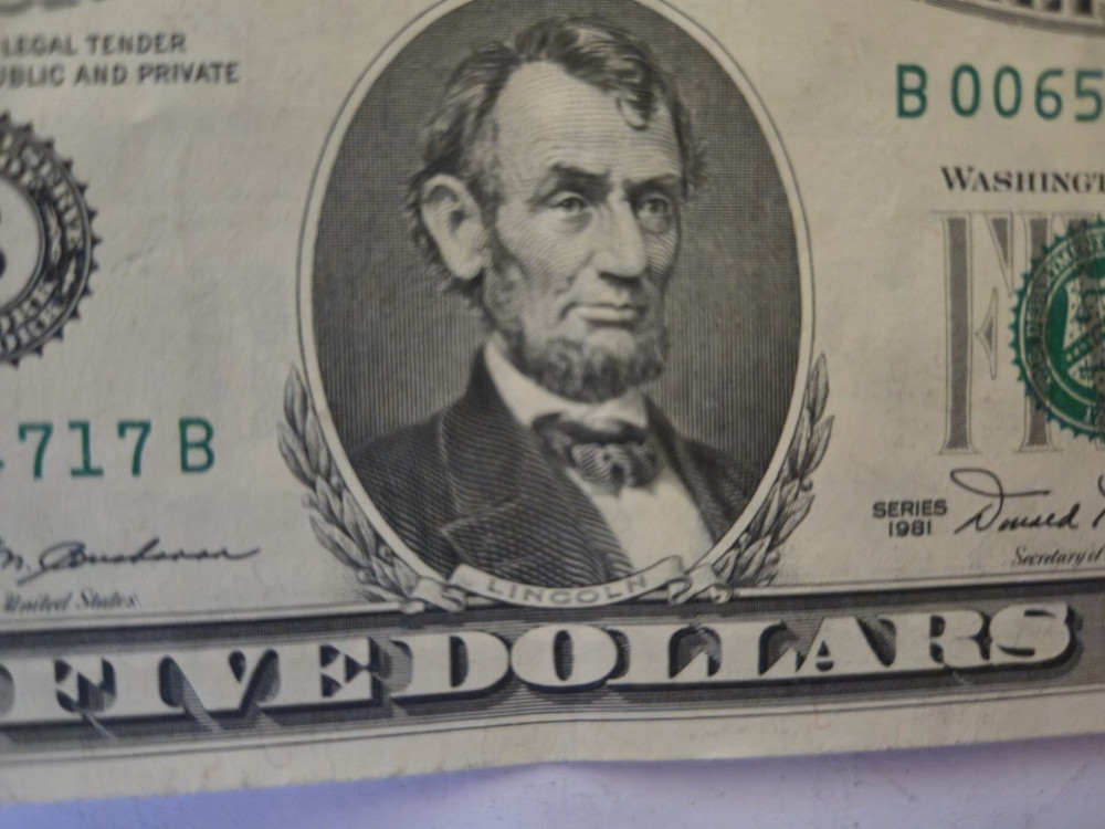 1981$ five dollar bill back error uncirculated crisp