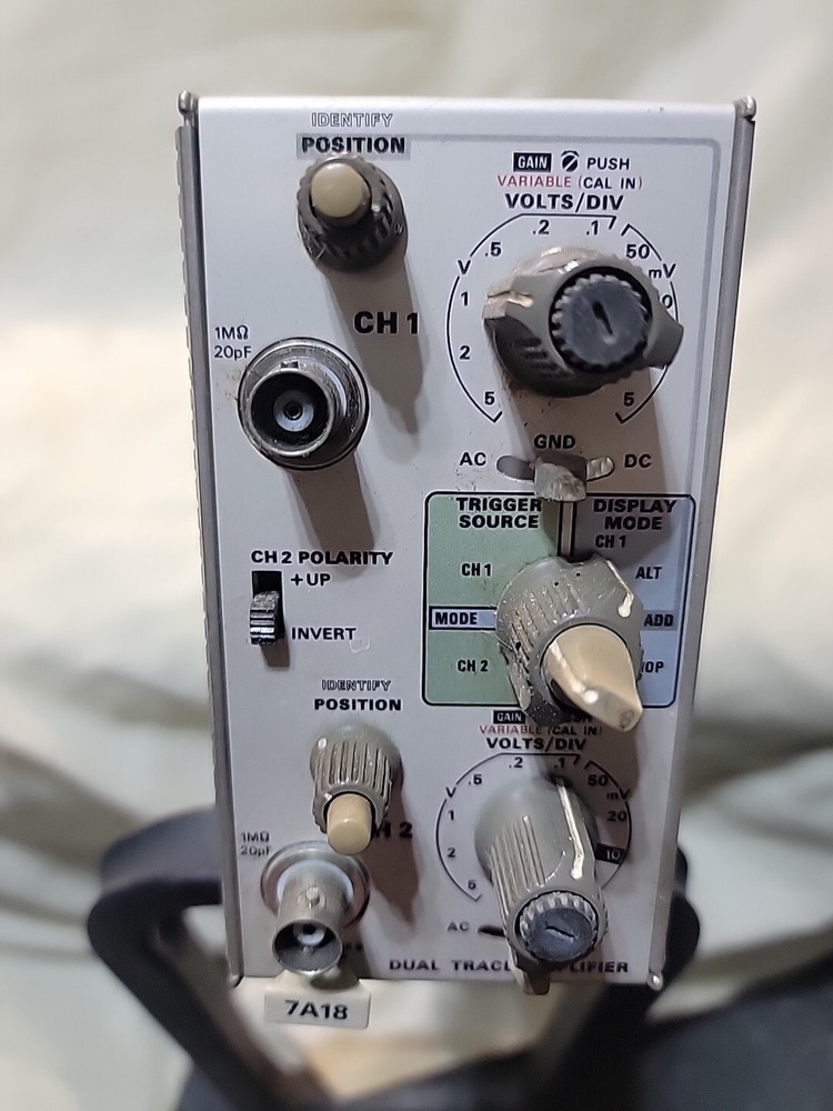 TEKTRONIX 7A18 DUAL TRACE AMPLIFIER PLUG-IN MODULE - UNTESTED