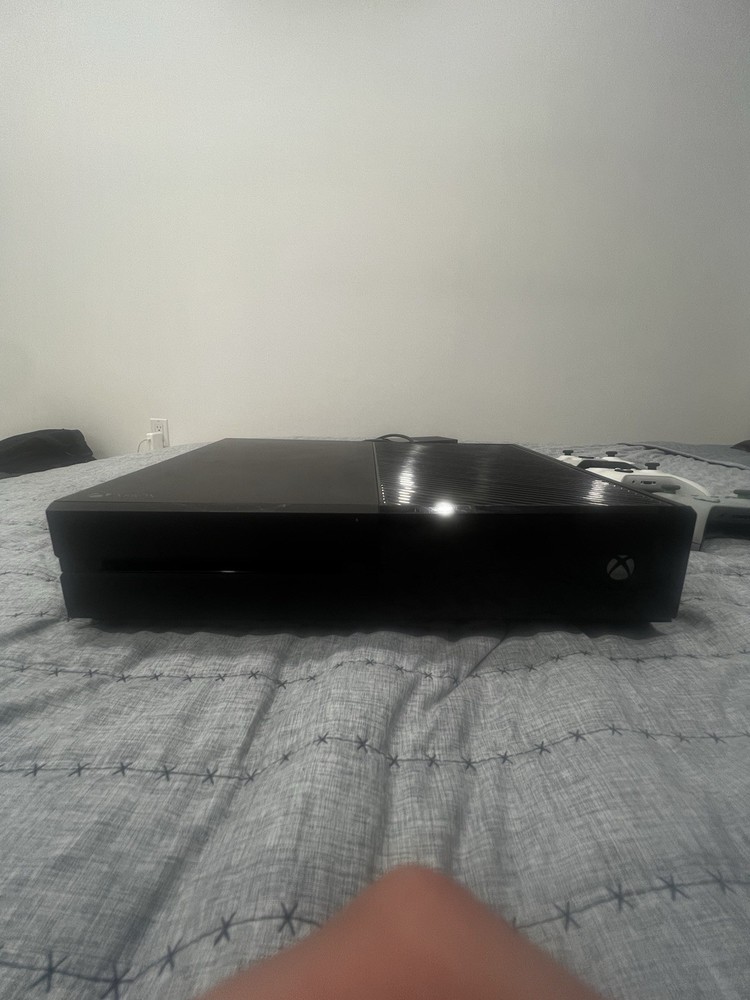 Microsoft Xbox One Black Home Console HDMI with 3 Wireless Controllers Included