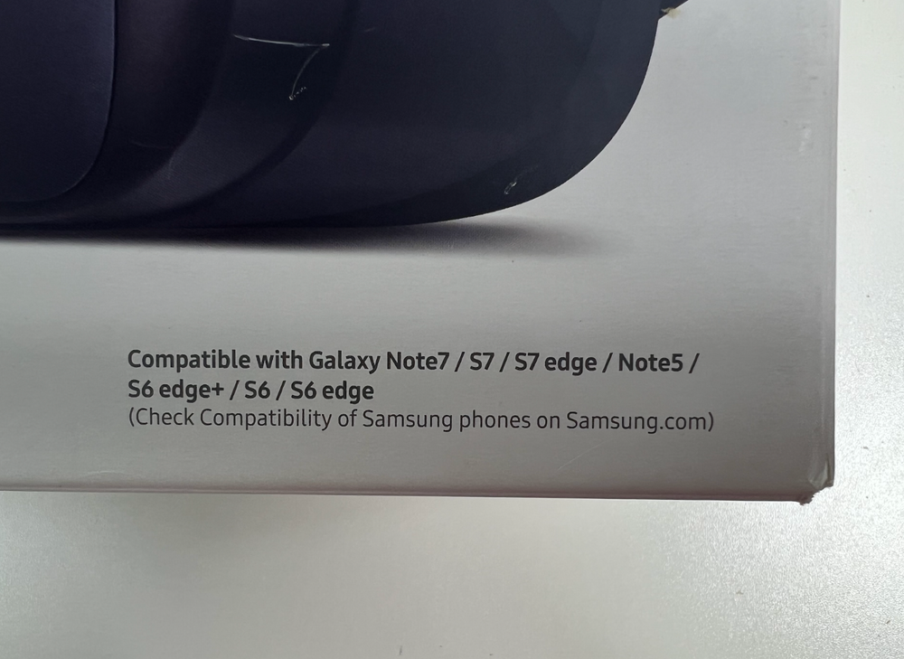 Samsung Gear VR Oculus Headset SM-R323