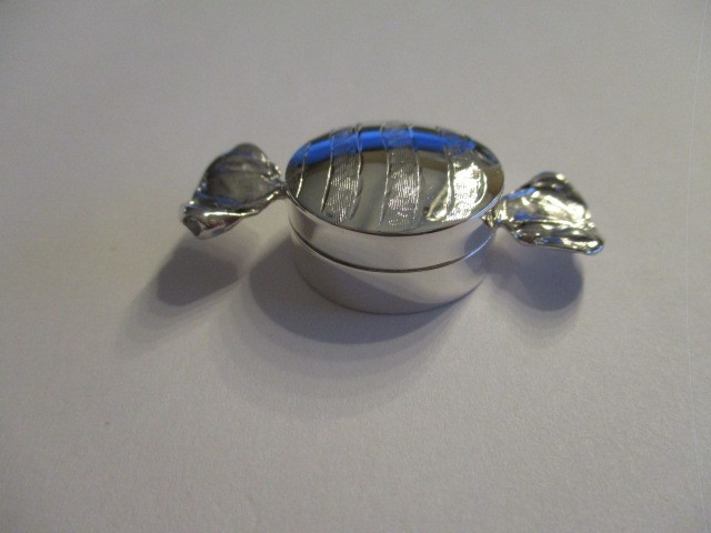 Sterling silver pill box toffee style round soild 925 Engraved on top Small