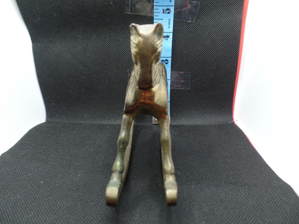 VINTAGE UNMARKED HORSE KNIFE REST / HOLDER