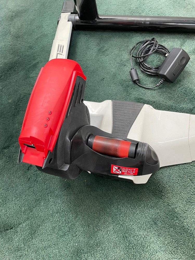 ELITE Qubo Bicycle Trainer w/ Digital Interactive Smart B+ Bluetooth connection