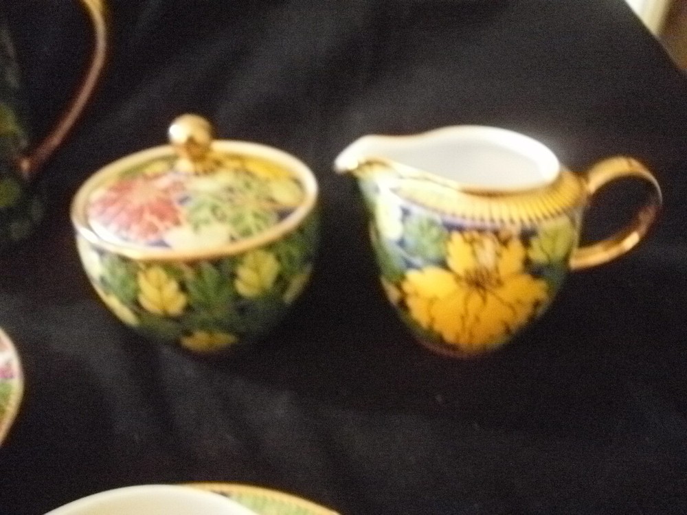 Thailand's Khelang Benjaron Tea Set