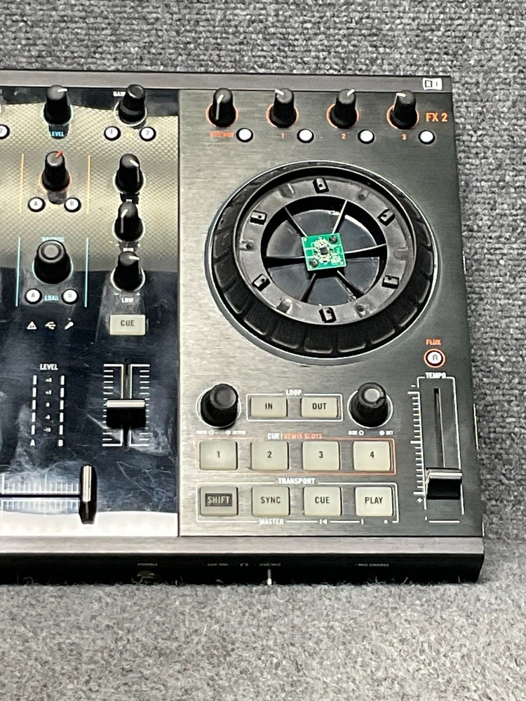 Native Instruments Traktor Kontrol S2 MK2 🎧 2-Channel DJ Controller Black