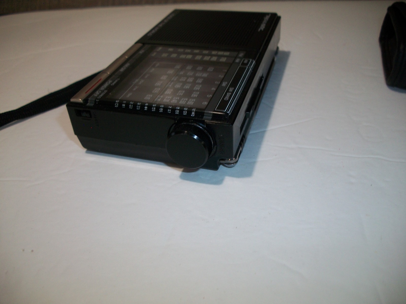 REALISTIC DX-342 VINTAGE AM FM SW RADIO with CASE