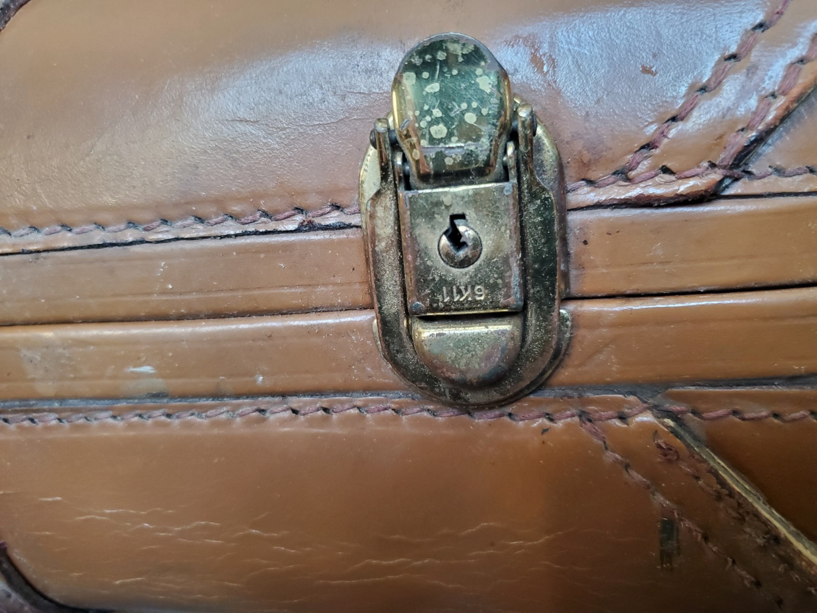 Vtg 1940-50s Cowhide Leather WINGS Suitcase Flight Luggage Carry-On 22”X 19”X 6”