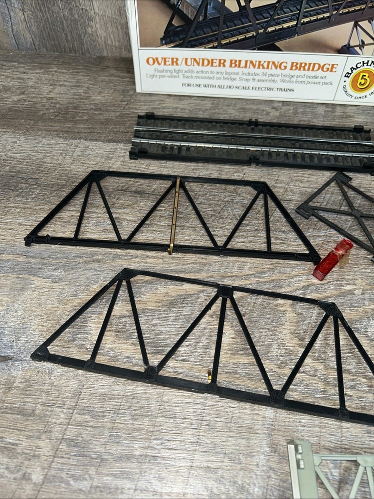 Bachmann HO Scale Over/Under Blinking Bridge Used W/Box