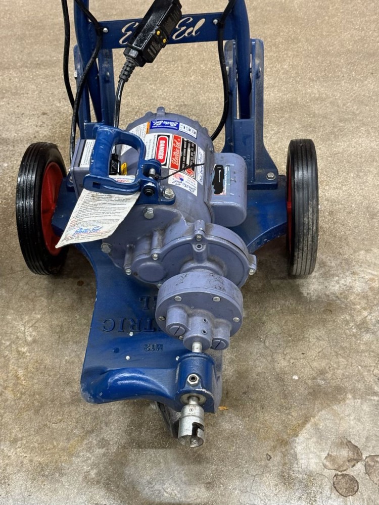 ELECTRIC EEL SECTIONAL DRAIN CLEANER C + 3 25 ft cable sections + attachments