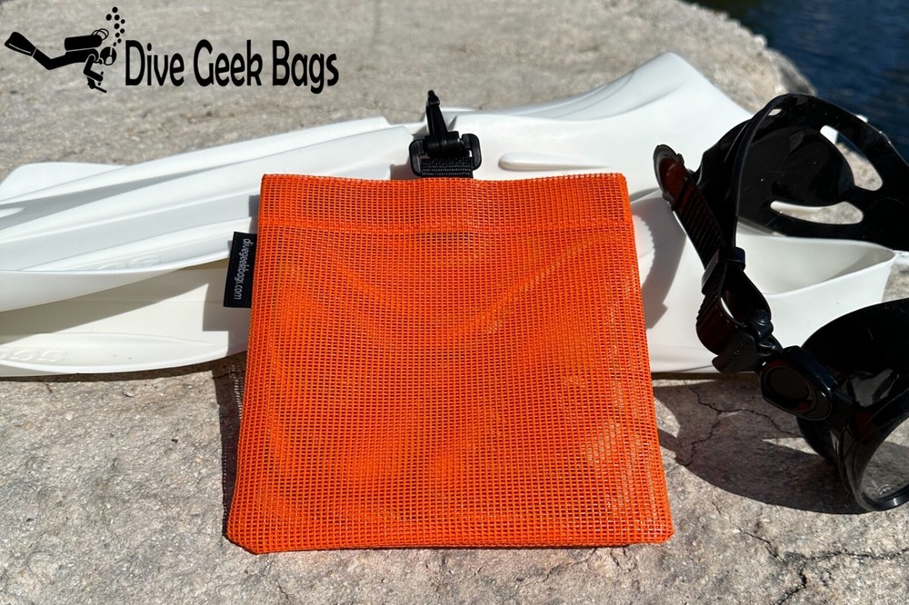Small Clip-on Dive Mesh Pouch - for collecting shark teeth, shells etc.