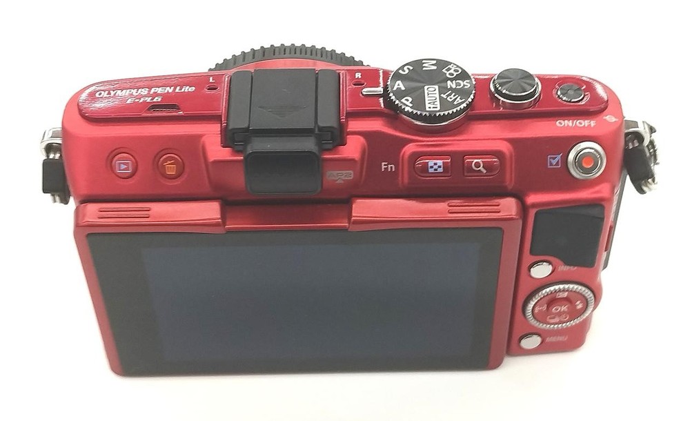 OLYMPUS E-PL6 Digital Mirrorless Camera