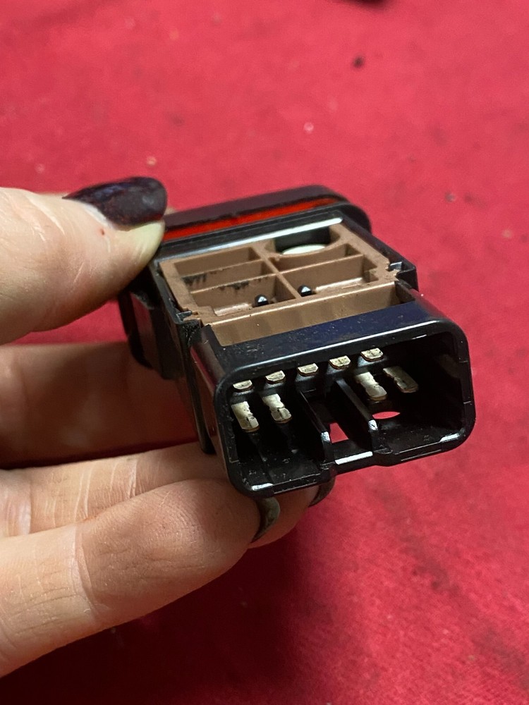 INTERNATIONAL CF500 HAZARD SWITCH