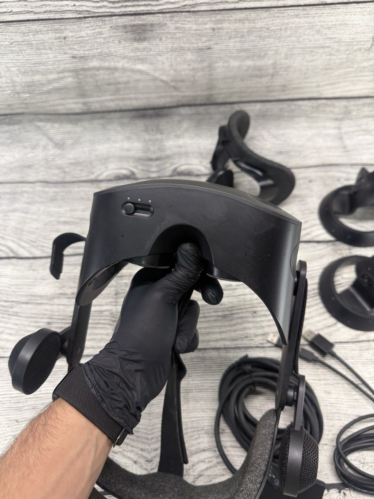 HP Reverb G2 Virtual Reality Wired VR Headset w/ 2 Controllers