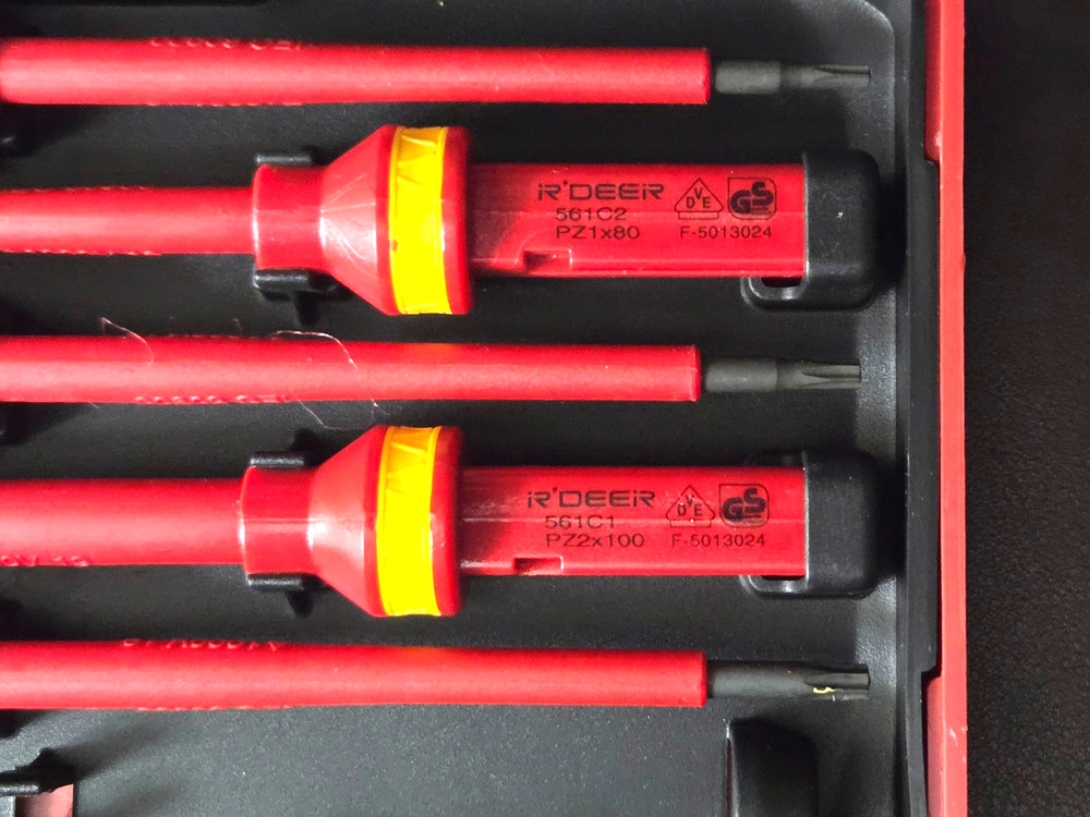 R'DEER 13 PC Insulated Screwdriver Set