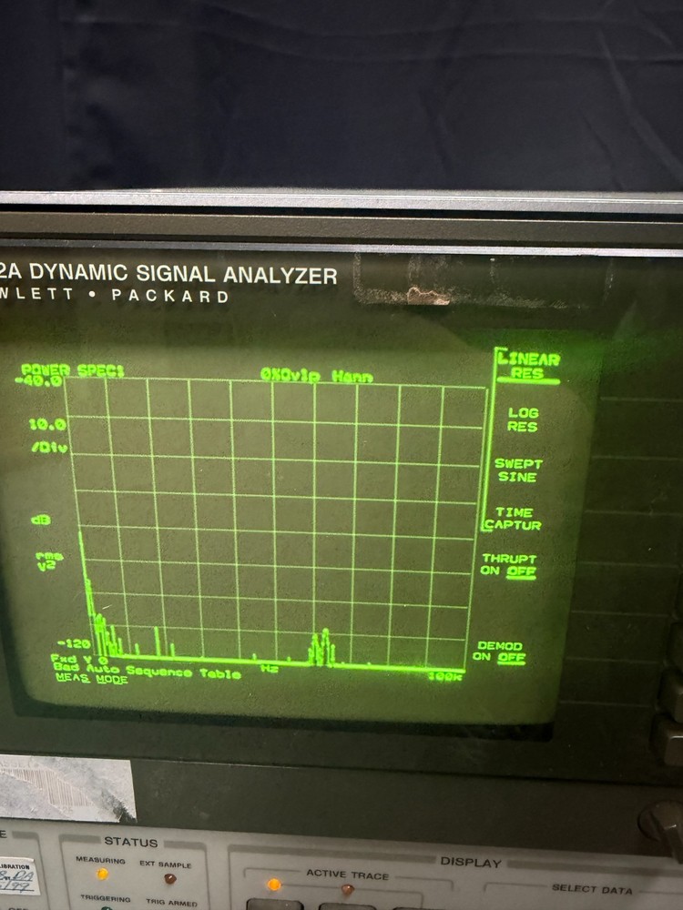 HP 3562A Dynamic Signal Analyzer Powers On Passes Self Tests See Notes