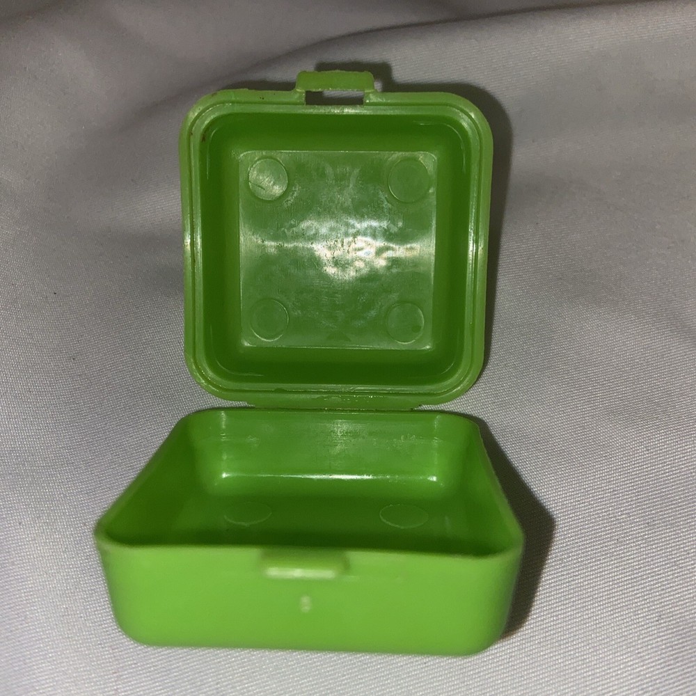 Vintage BUBBLE BURGER Fleer Bubble Gum green Container