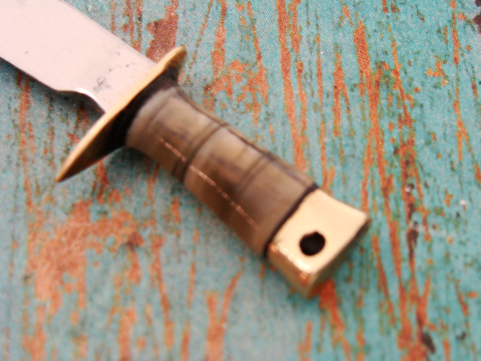 HANDMADE MINIATURE HORN HUNTING BOWIE KNIFE MINI CHARM PENDANT CUSTOM KNIVES