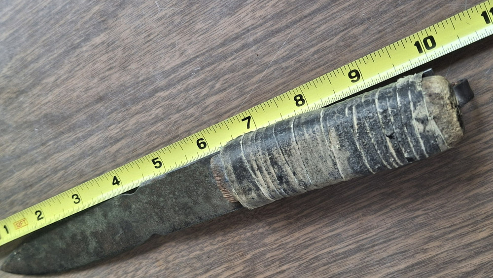 Antique Rustic Knives of unknown origin (2)