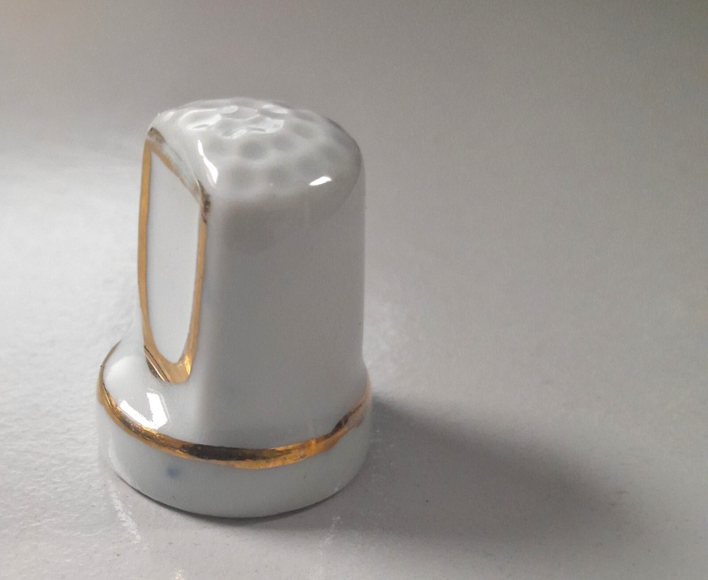 Decorative Thimble - Bone China - Fingernail .
