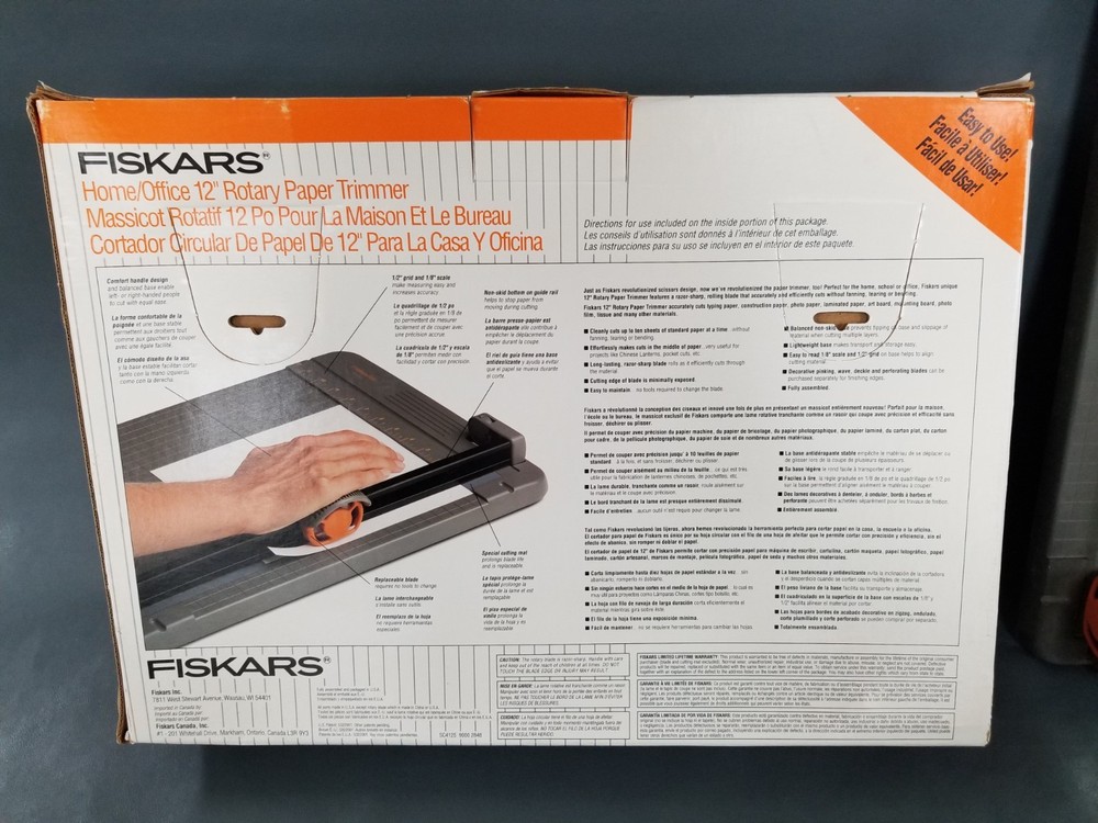 FISKARS Desktop Cutting Board Paper Rotary Cutter