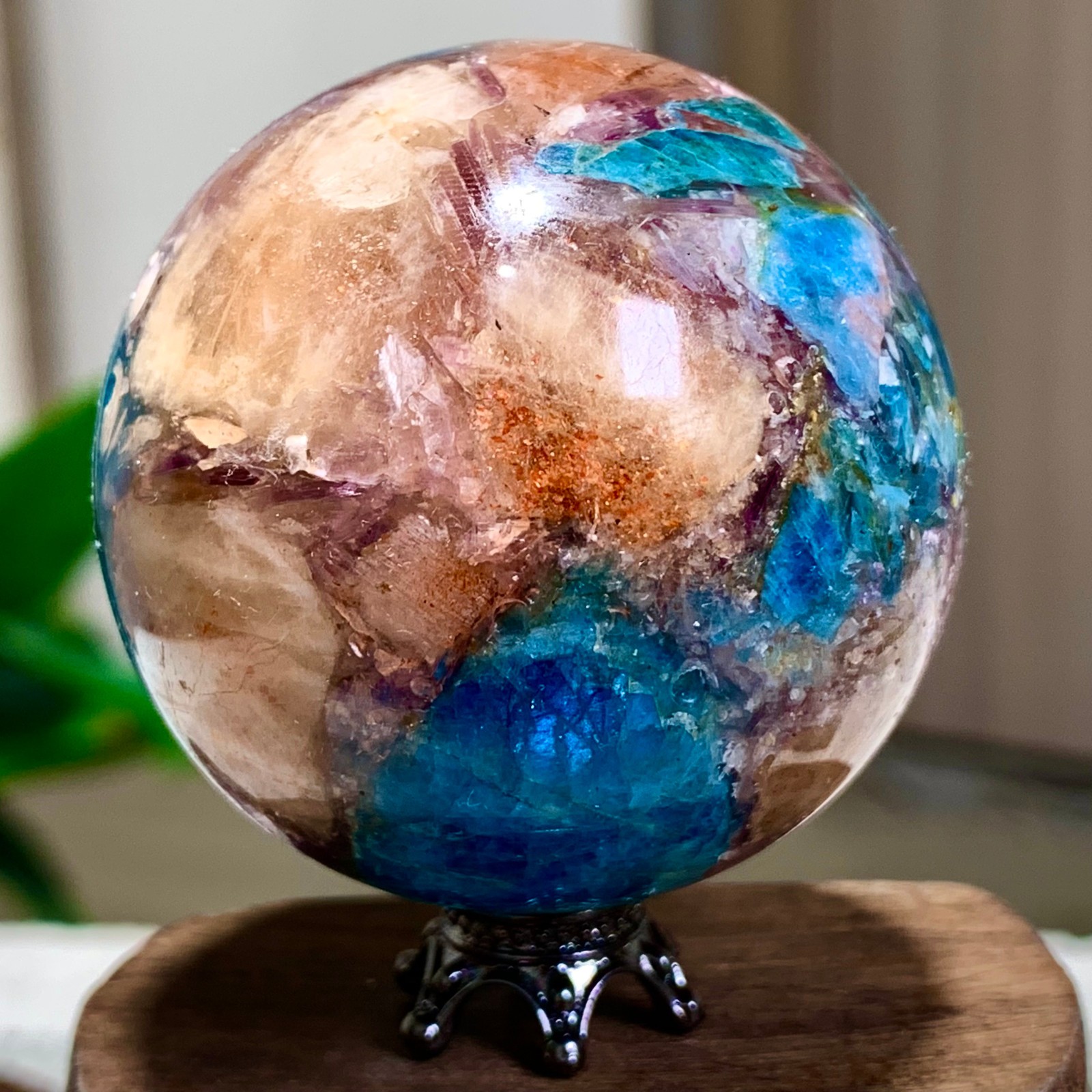 132G Natural Blue Aptite +Sun Stone purple lepidolite Sphere mineral sample