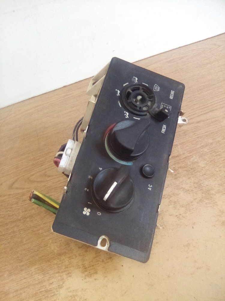 2004 Mack OEM Climate Control "READ DESCRIPTION"