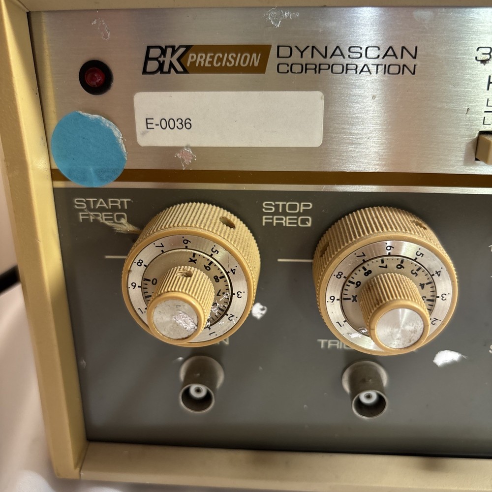 B+K Precision 3030 Sweep/Function Generator, Dynascan Corporation