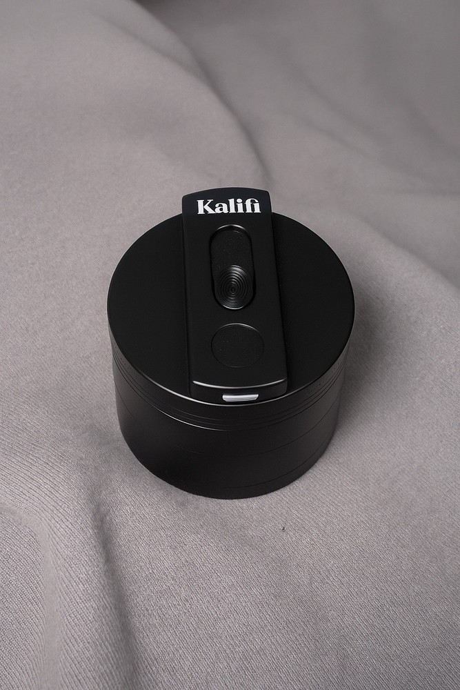 Grinder Black With Built-in Electric Lighter