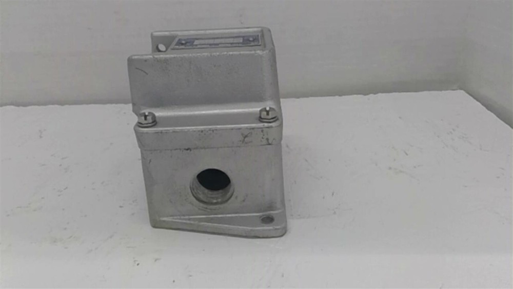 Square D 25190 Manual Motor Starting Switch Broken Toggle Switch