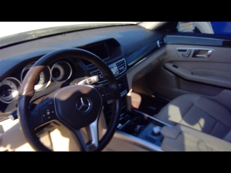 E350 2015 High Mounted Stop Light 1083364