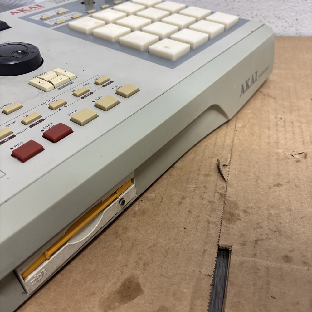 Akai professional MPC2000xl Tested #i3