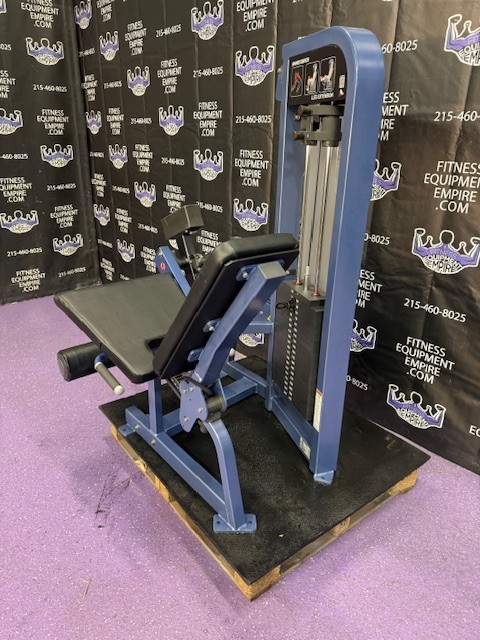 Hammer Strength Select Leg Extension w / 305 Lb Stack