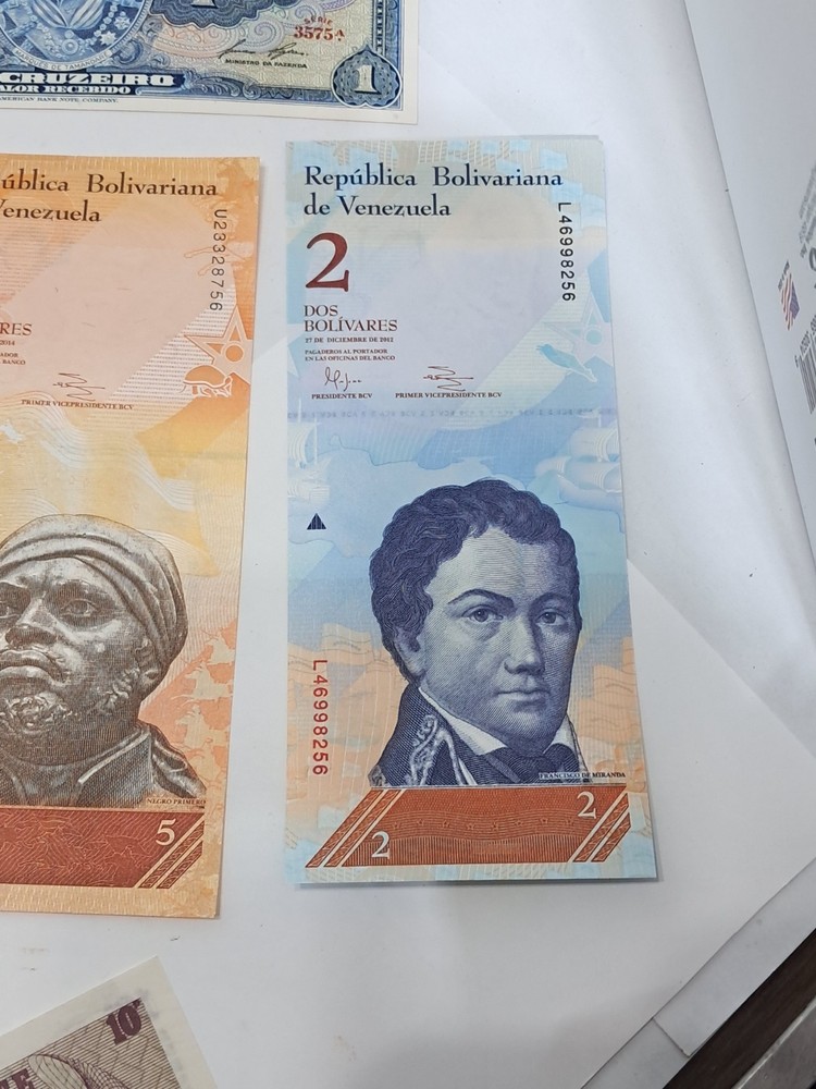 12 Various Foreign Banknotes (s)