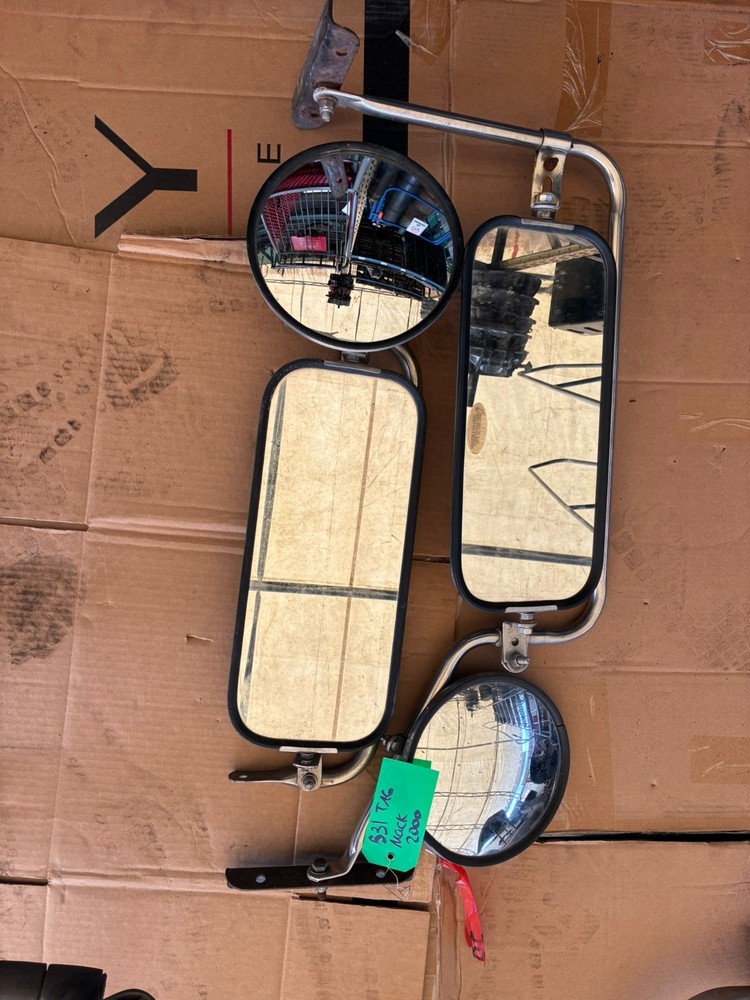 MACK MR688 MIRROR ASSEMBLY CAB/DOOR