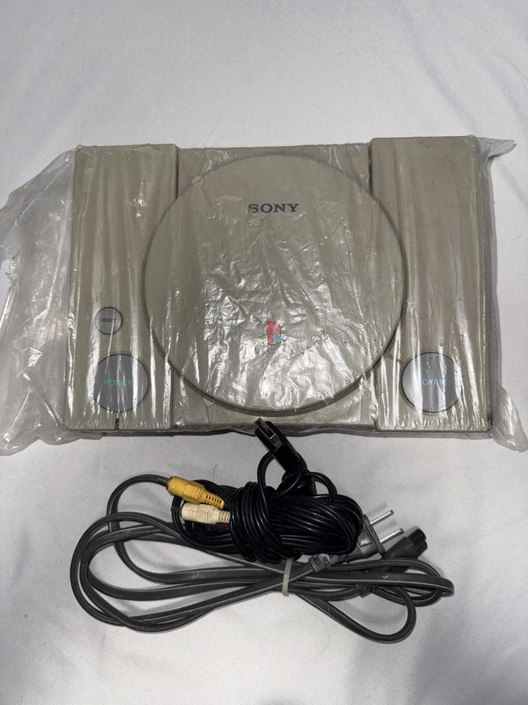 Sony PlayStation 1 SCPH-7501 NTSC-J Console with Cables