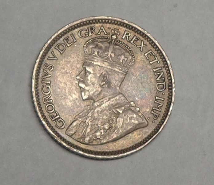 CANADA 1914 George V 10 Cents Silver High Grade Uncleaned