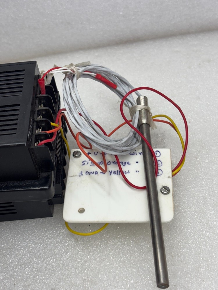 Microtronics Temp./ Rh Controller Used Free Shipping