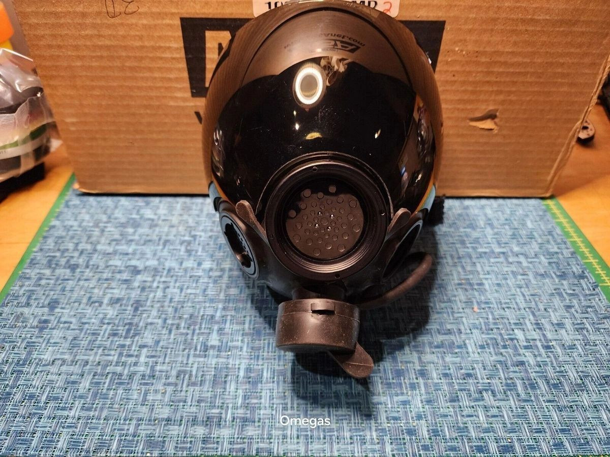 MSA Millennium Gas mask Medium. Police Surplus, NEVER USED