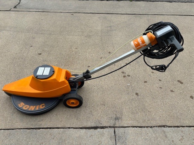 Taski Supersonic Floor Scrubber/Buffer/Burnisher Uses a 20" buffing pad, #9542
