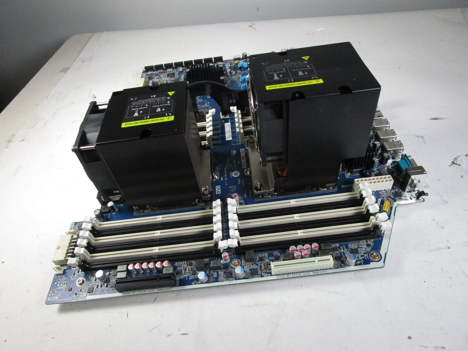 HP Z8 G4 MOTHERBOARD 914281-001 844776-001 W/ 2 XEON SILVER 2.6 CPU & HEATSINK