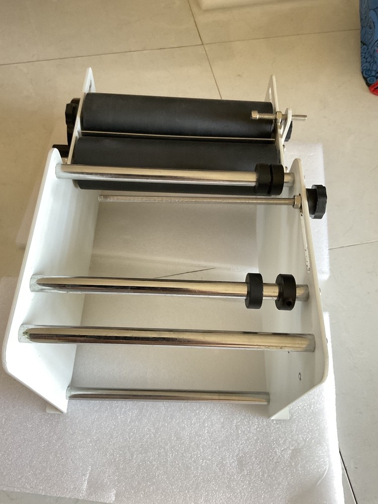 KIMTEM Manual&Semi-Automatic Round Labeling Machine, Bottle Label Applicator