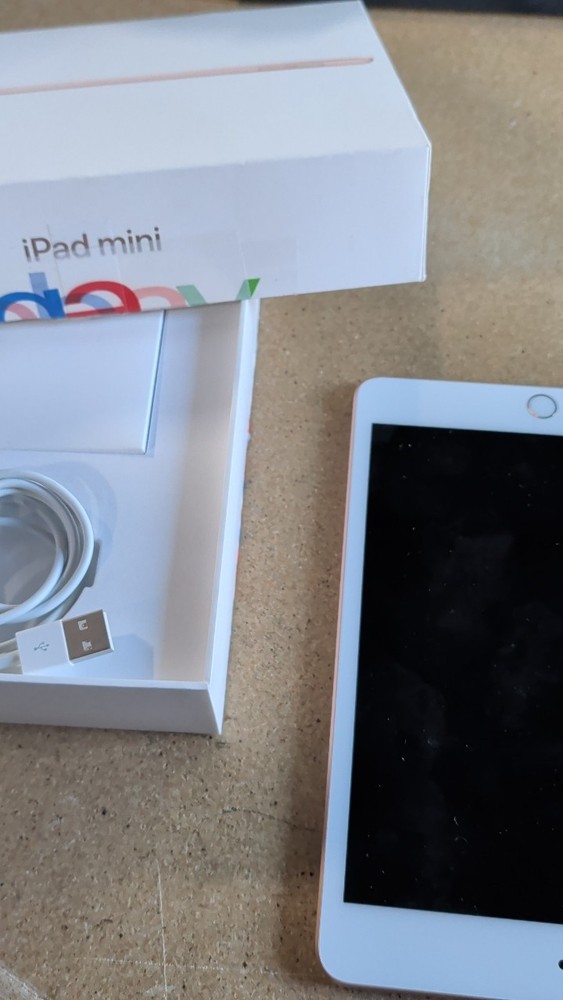 Apple iPad Air 10.5" Retina Display Wi-Fi Tablet Device