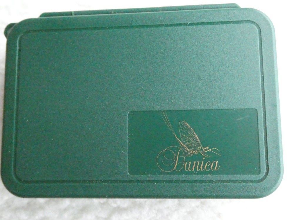 Dancia fly box