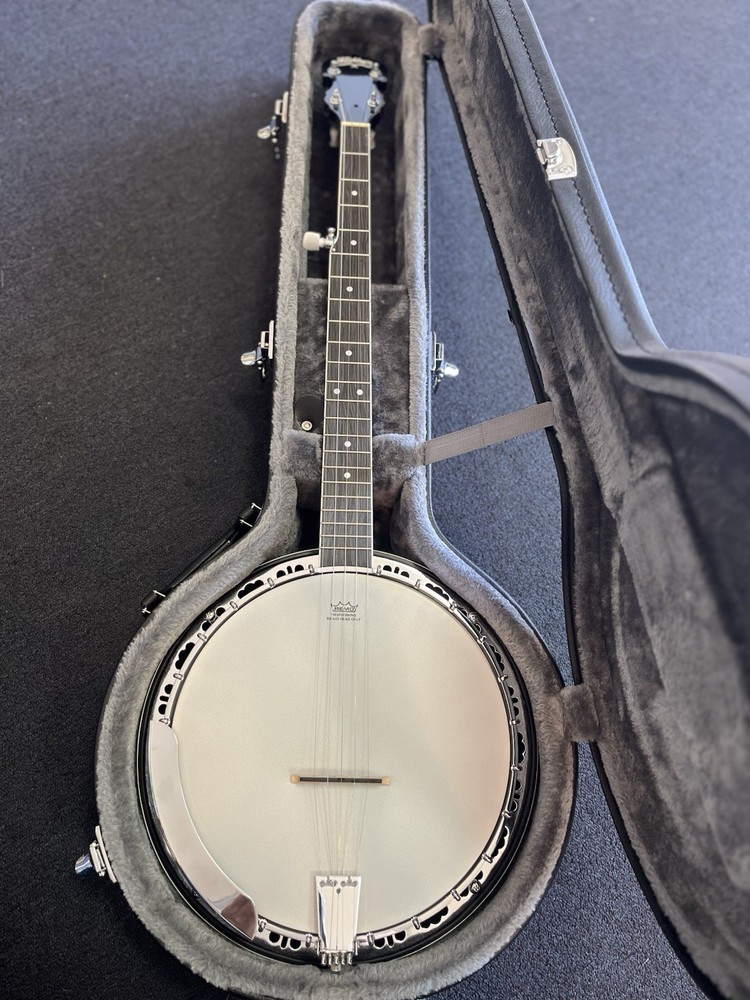 Washburn Banjo B11 with Case