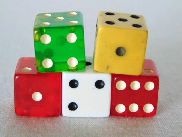 5 Vintage Assorted BAKELITE Dice, Translucent Green, Red & Opaque Butterscotch