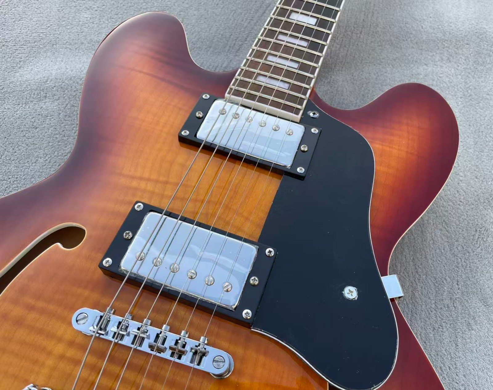 335 Electric Jazz Guitar Semi-Hollowbody Bone Nut Glossy Finish Flame Maple Top