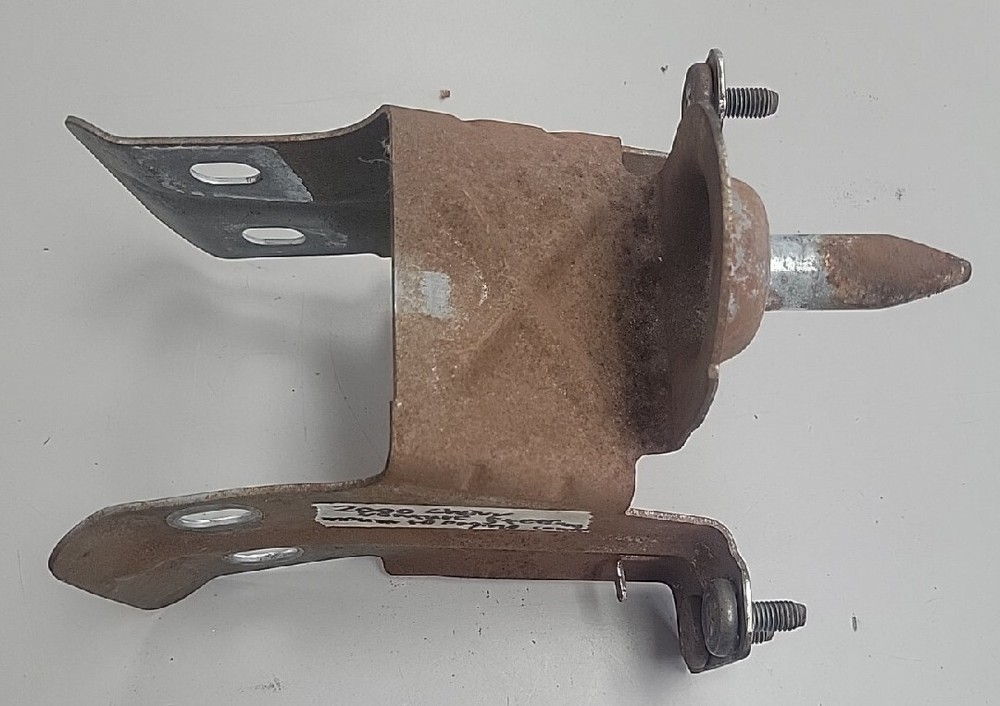 2000 Chevy Venture Steering Collumn Mount To Engine Compartment LH Left Front