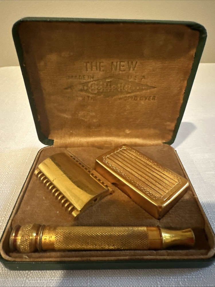 Gillette 1930 WINDSOR Double Edge Safety Razor Set in Case