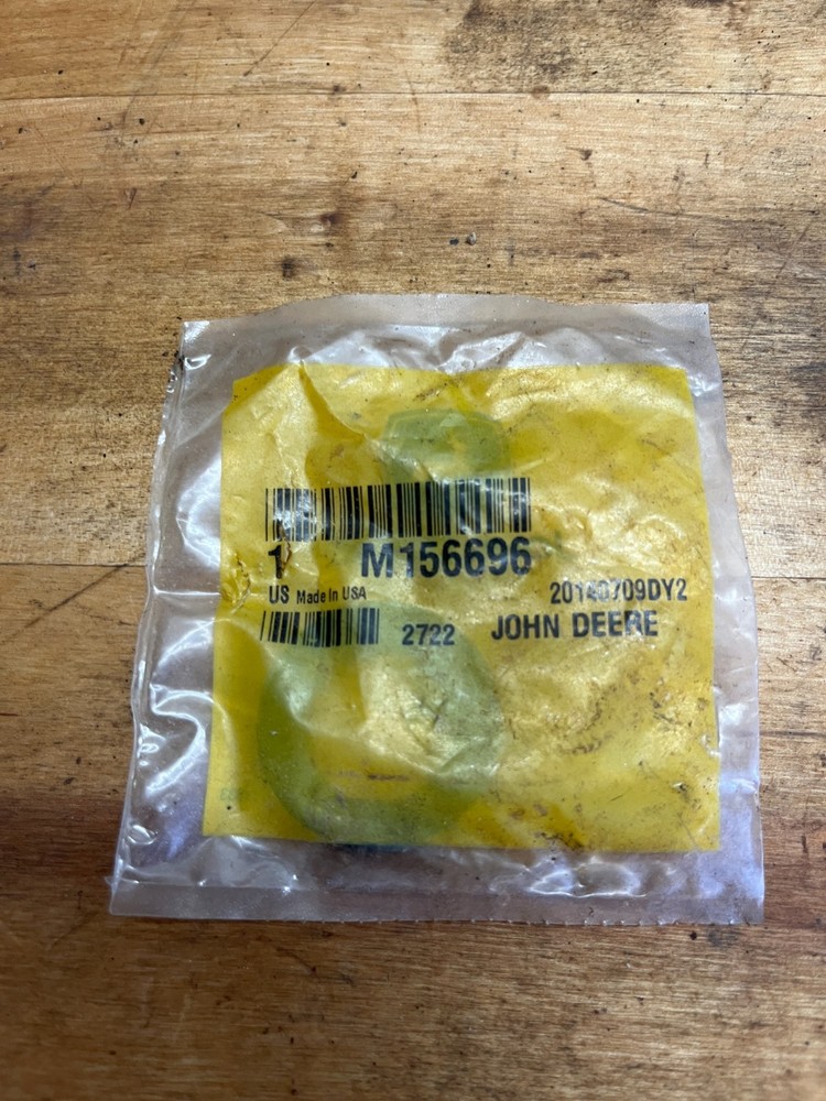 JOHN DEERE M156696