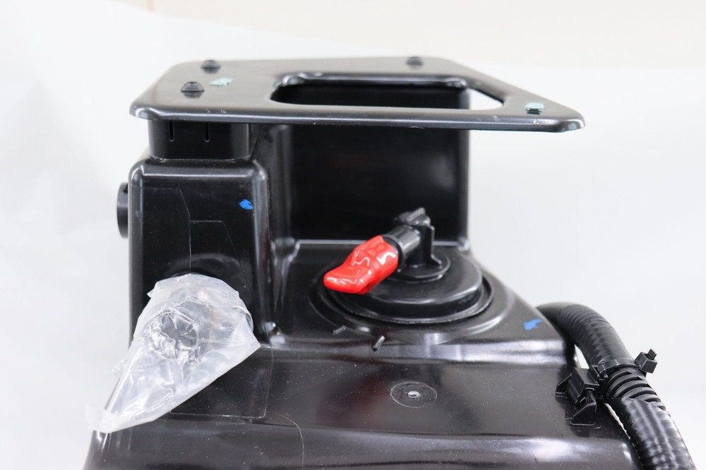 GM Emission Reduction Fluid Tank 85626170